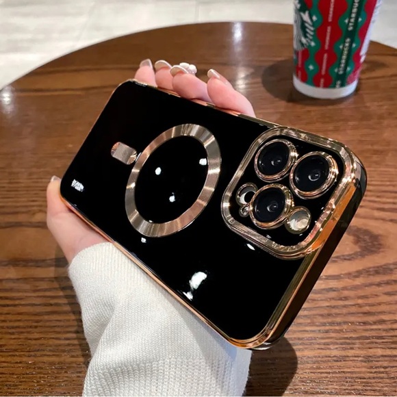 iPhone 14 Pro - Picture 1 of 2